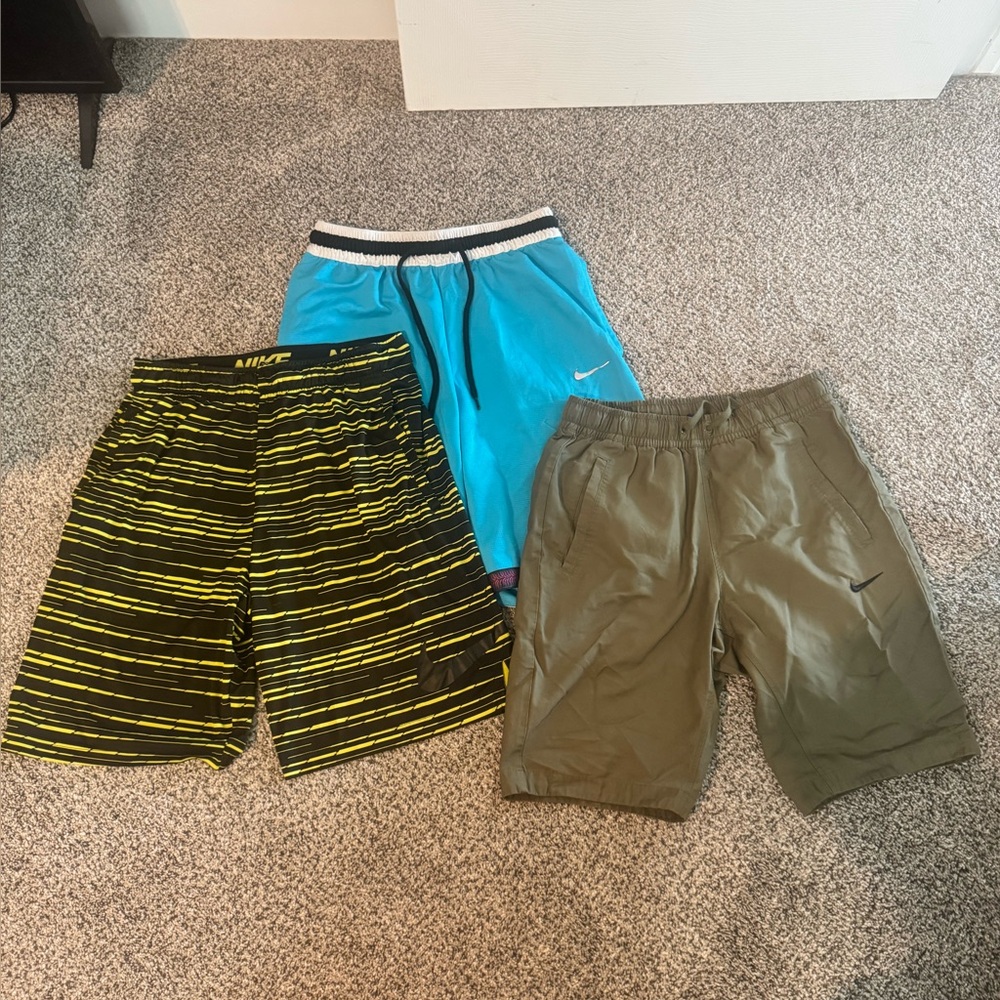 Nike Men's Athletic Shorts Bundle size small
